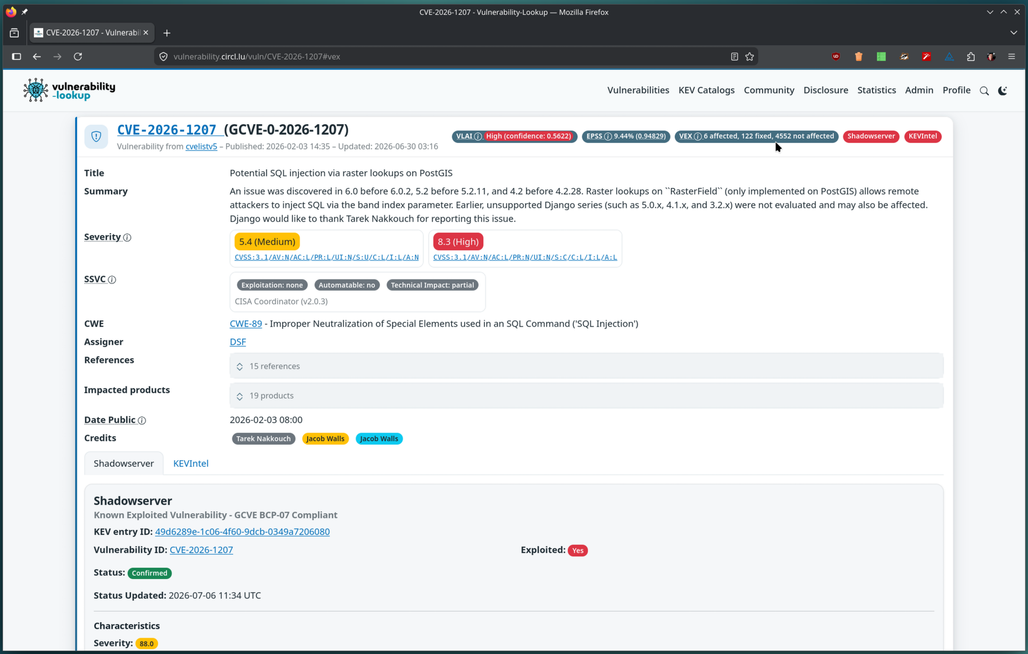 A vulnerability page header with the new VEX badge showing 6 affected, 122 fixed and 4552 not affected products, next to the VLAI and EPSS badges